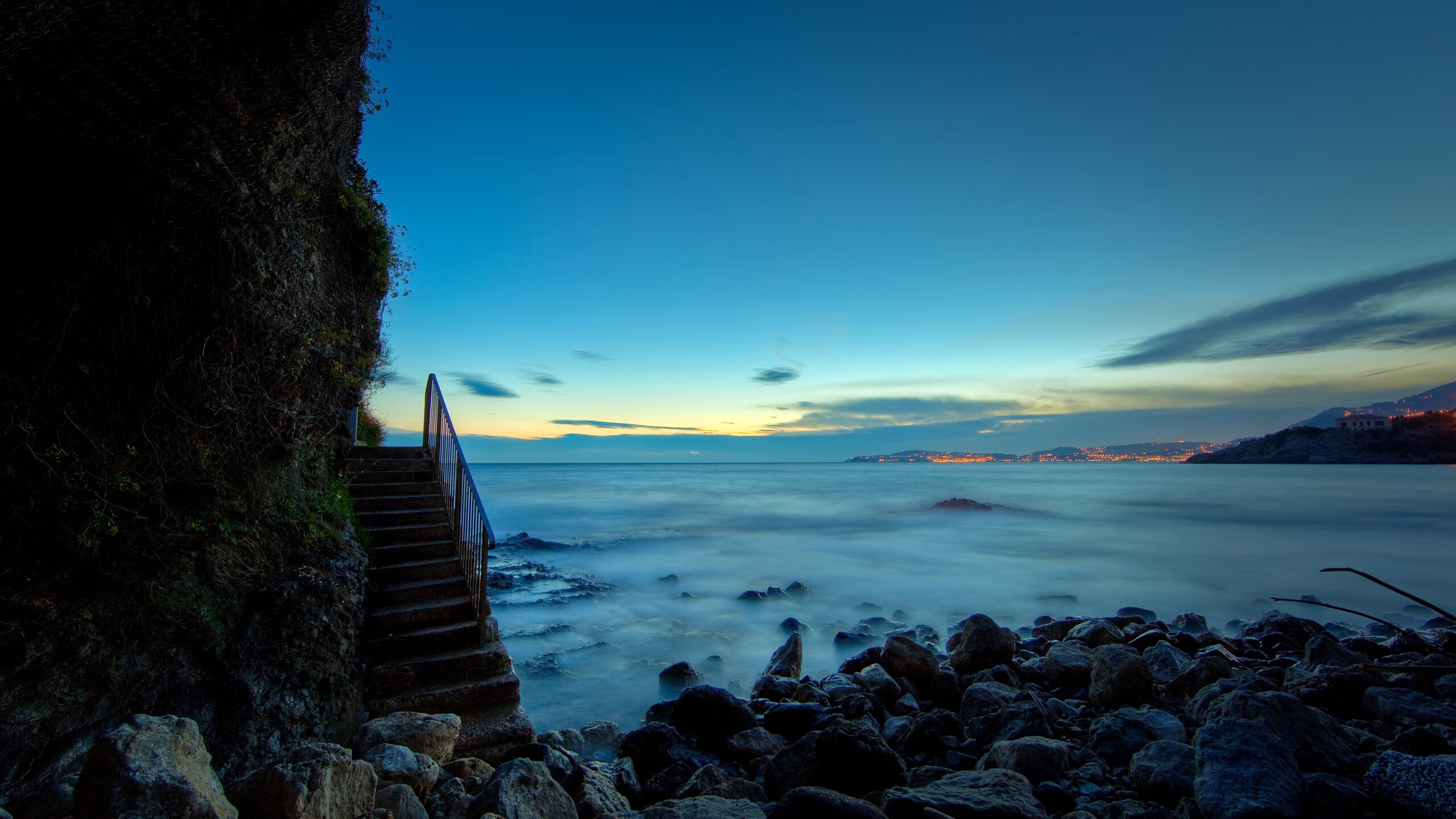 联盟是否应与学校联合开展篮球课程，学校联盟成员是什么意思